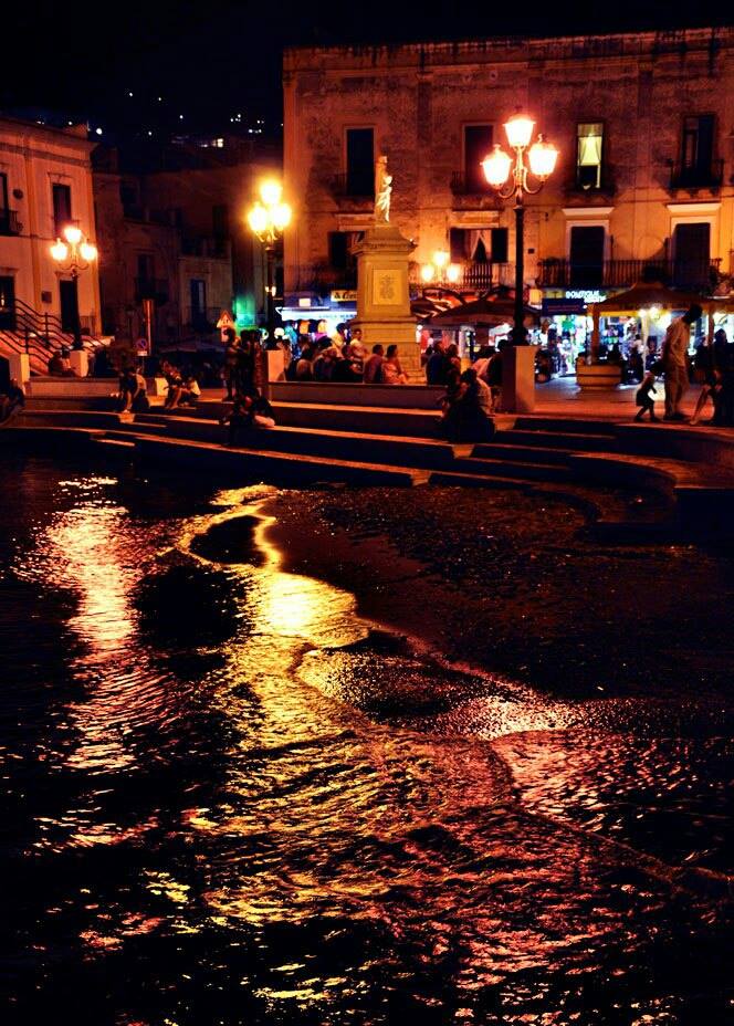 C. Vittorio Emanuele e Via Garibaldi: la notte da Marina Corta