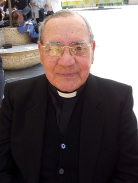 Il nostro abbraccio a mons. Adornato