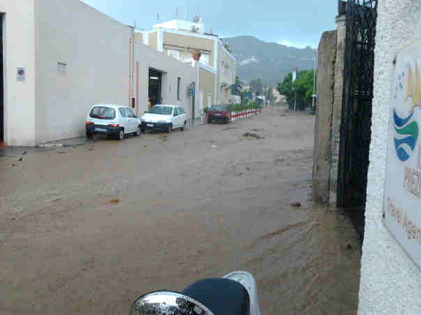 Lipari allagata da un forte temporale