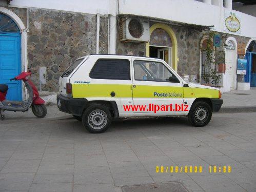 Panarea, un'auto di...troppo