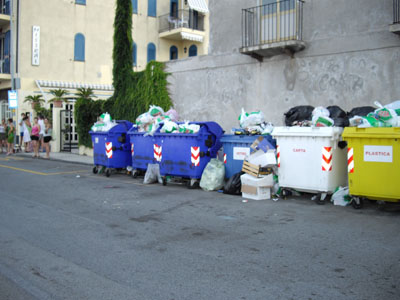 Canneto, ancora proteste per i rifiuti