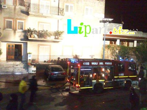 Danni e fiamme in due depositi Edilcisa