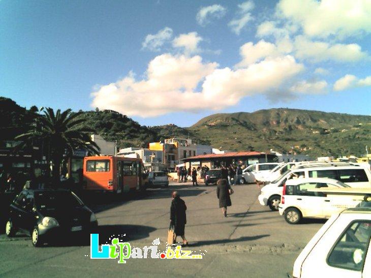 Lipari, rapina in pieno giorno