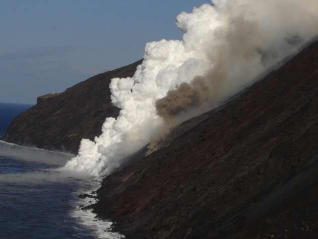 Stromboli in eruzione, torna la paura Tsunami