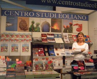 Roma, alla fiera del libro "happy hour eoliano" 