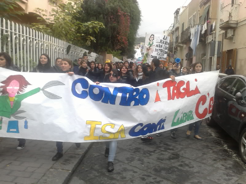 Riforma Gelmini, protesta degli studenti eoliani