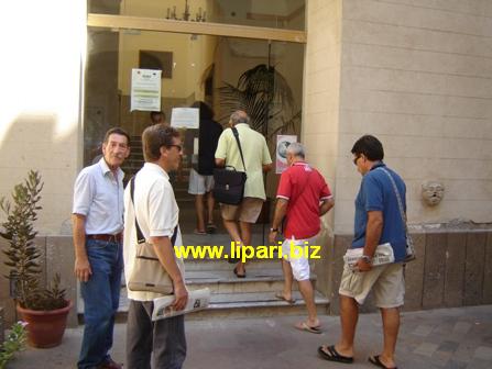 Un piano del colore nel centro di Lipari