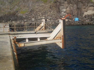 Ginostra e un pontile che ne ha sempre una