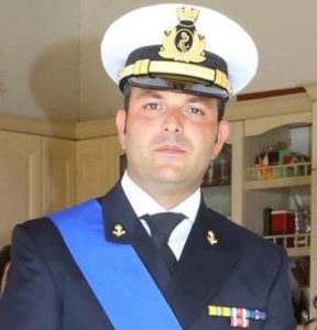 Il lutto straziante per il comandante Gaetano D'Ambra