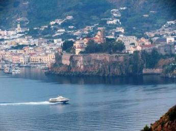 Pasqua alle Eolie: scarsa affluenza turistica e collegamenti fermi