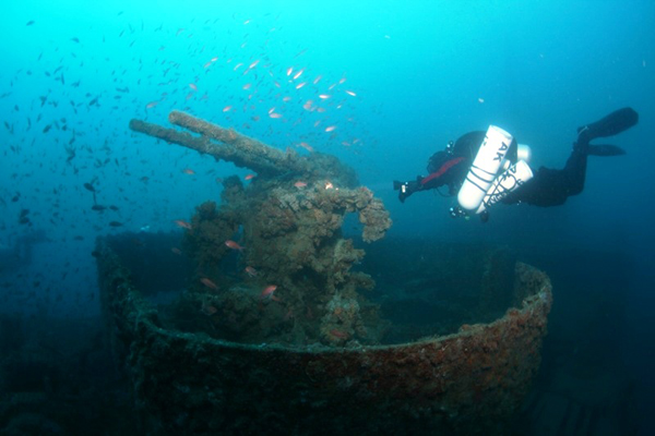 Lipari: inizia lo smaltimento dei relitti abbandonati