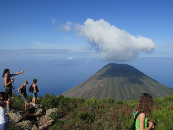 Trekking nelle Eolie, alla scoperta del sè