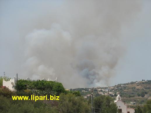 Lipari, 20 ettari in fumo