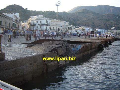 Nave contro molo, video del secondo urto