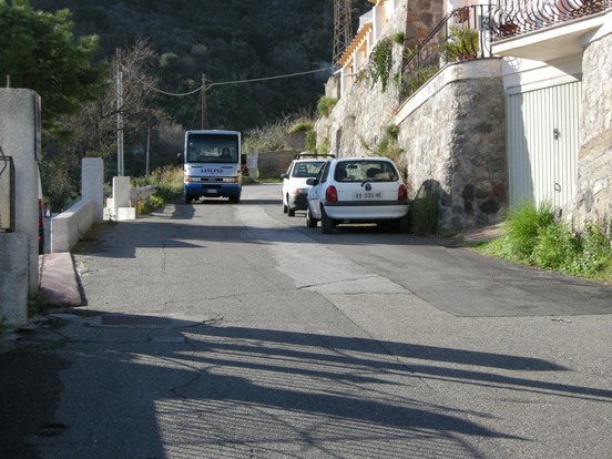 Lami, strada da mettere in sicurezza