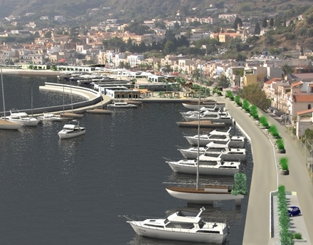 Sale la tensione sul mega porto