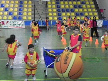 "Minibasket sotto l'albero"