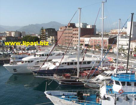 Milazzo, terminal traghetti pronto per l'estate