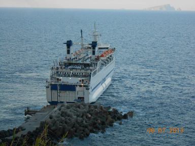 Napoli-Eolie, la nave che torna a Ginostra