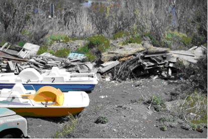 Spiaggia pulita, zona degradata