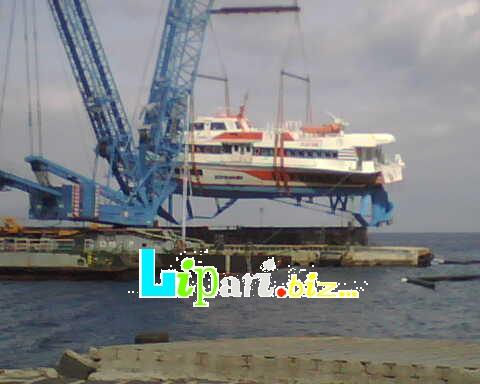 Platone fuori dal porto