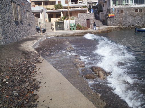 Portinente, i liparoti possono salvare la baia