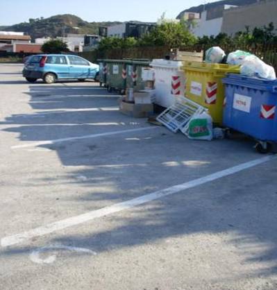 I cassonetti " ballerini" di via Franza