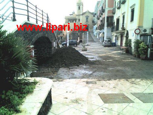 Via Roma, terra e acqua... a perdere