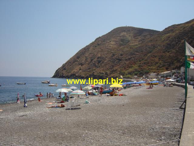 Lipari, il mare divora le spiagge