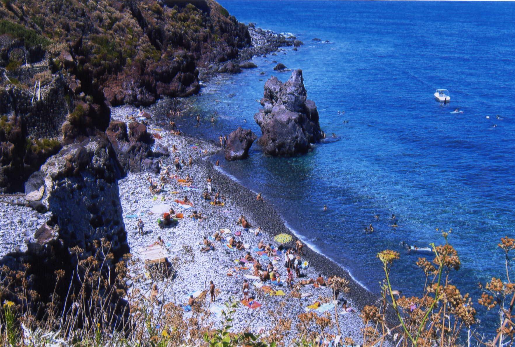 Malfa, riapre la spiaggia dello Scario