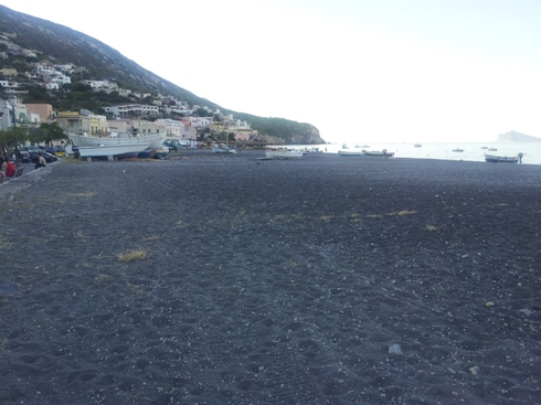 Canneto, quanta spiaggia...sprecata