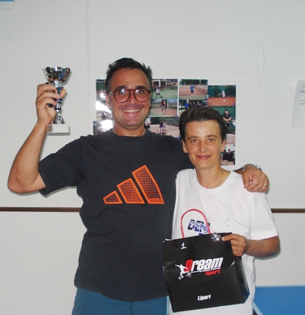 Stefanaki vince torneo di Ping-Pong