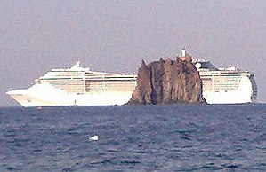 Eolie, navi da crociera non siano minaccia
