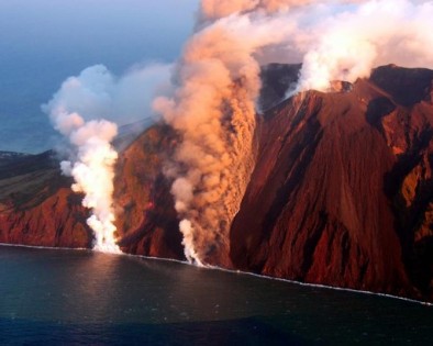 Stromboli, il vulcano regala un Natale unico