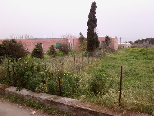 Terreni per scuola, seconda strada e un parcheggio